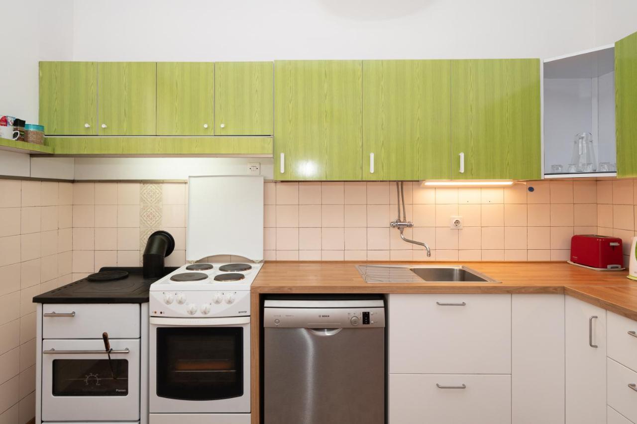 Piano Apartment